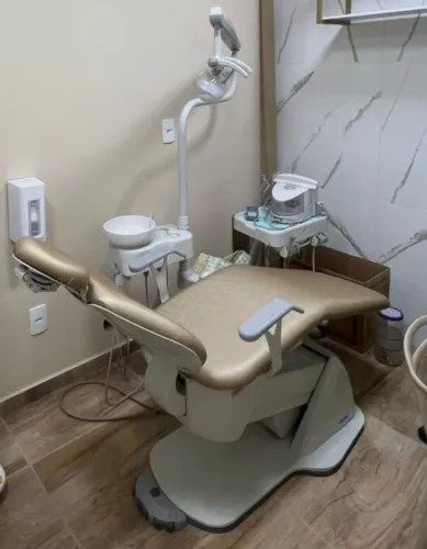 Cadeira Odontológica Marca Gnatus Modelo G2C em Perfeito Estado