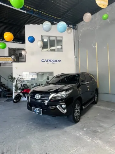 Toyota Hilux SW4 SRX 4X4 2.8 TDI 16V Dies. Aut. 2017
