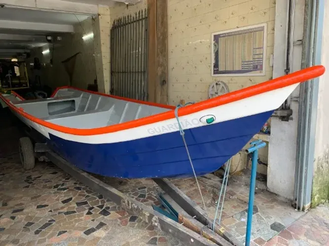 Barco Fibra Borda Alta quebra ondas 6,50 metros 21 pés