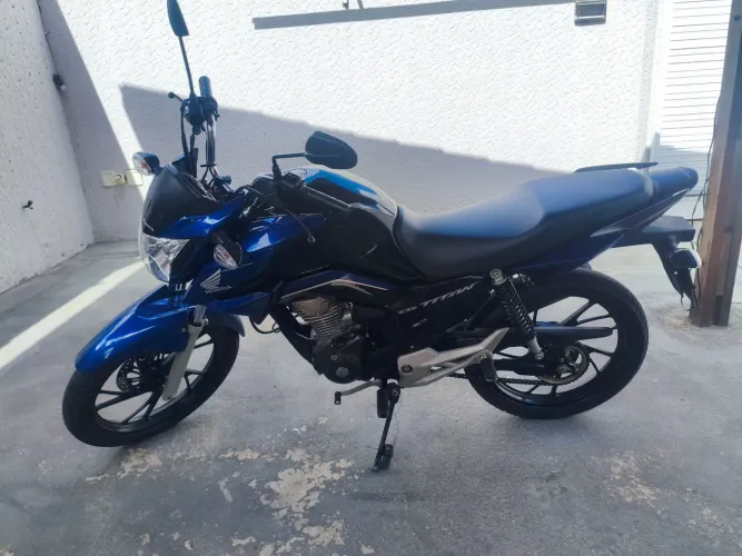 Titan 24/24, 15 mil kms, extra. Recebo moto e cartão 