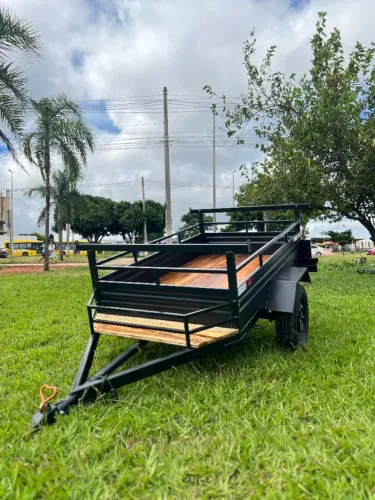 Reboque 2.00 x 1.20 com firmeza durante o deslocamento