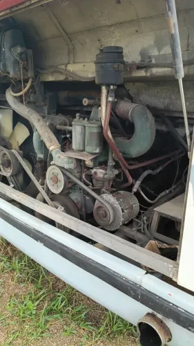 Vendo ou troco motor mercedes 0 400