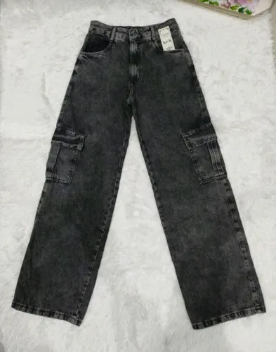 Calça jeans feminina cargo de wide leg de cintura alta com mamorizada grafite