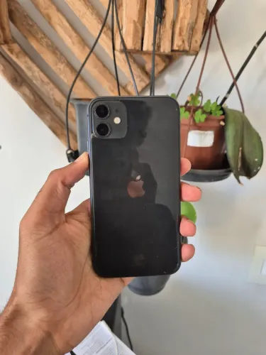 IPhone 11 64GB vende-se