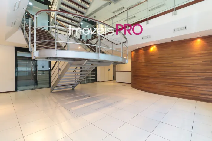 Laje comercial disponível para locação: andar com 558m² no Joaquim Floriano!