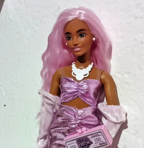 Barbie fashionista deluxe quase nova, sem avarias. Perfeito para coleção ou para crianças