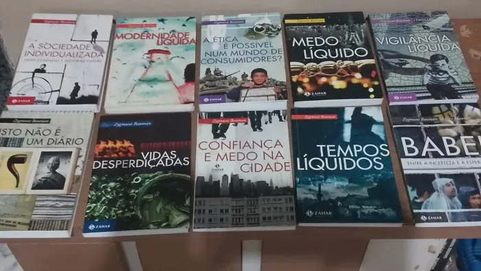 Lote com 11 livros de Zygmunt Bauman - Sociologia / Filosofia