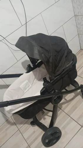vendo carrinho de bebê Moisés 