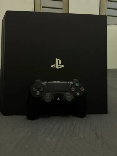 Vende-se PS4 Pro