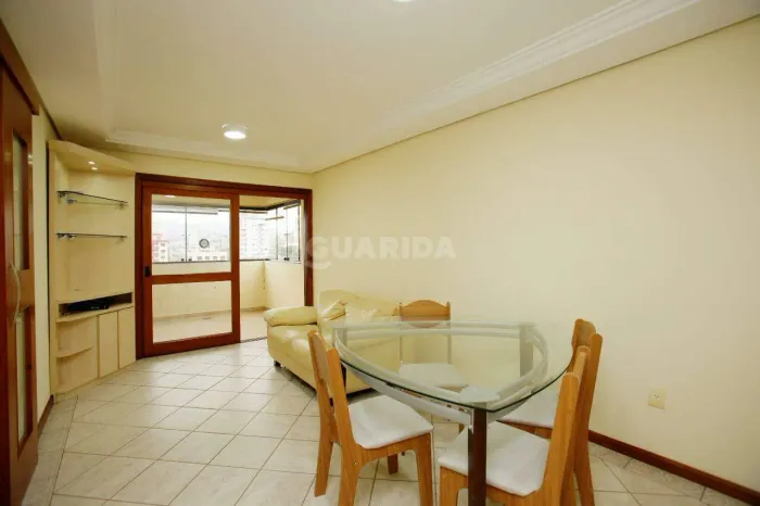 Apartamento mobiliado de 2 dormitórios, sendo 1 suíte no bairro Santana.