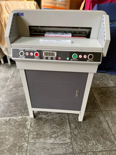 Guilhotina automática 45 de boca