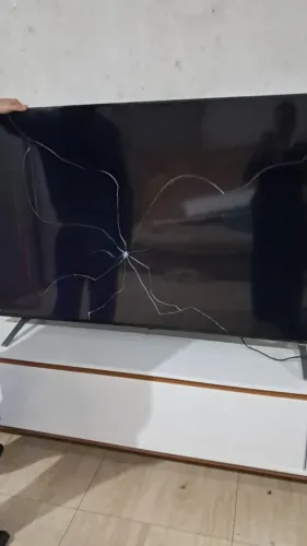 Vendo tv 70 polegadas com defeito na tela