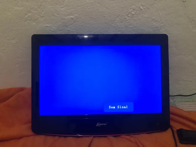 Tv de led 19 polegadas funcionando perfeitamente necessário conversor