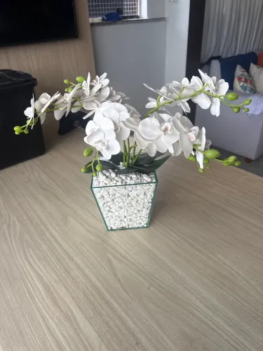 Vende-se Vaso com Orquídea artificial.