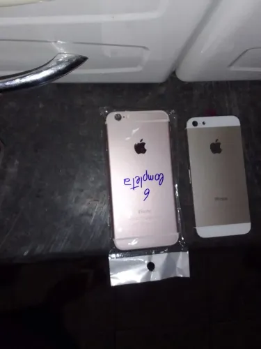 Vendo carcaça de celular iPhone 5 e 6!