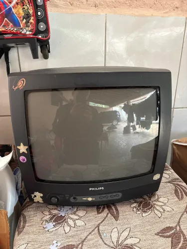 Televisão cubo pequena Philips