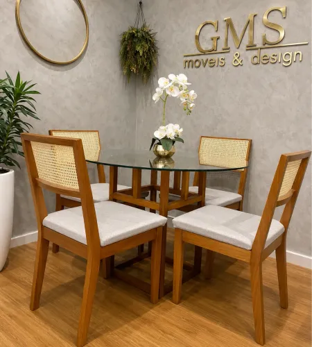Mesa de jantar com 4 cadeiras