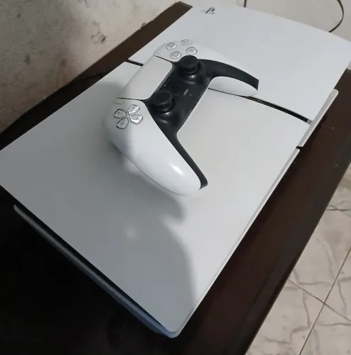 PlayStation 5 sim.