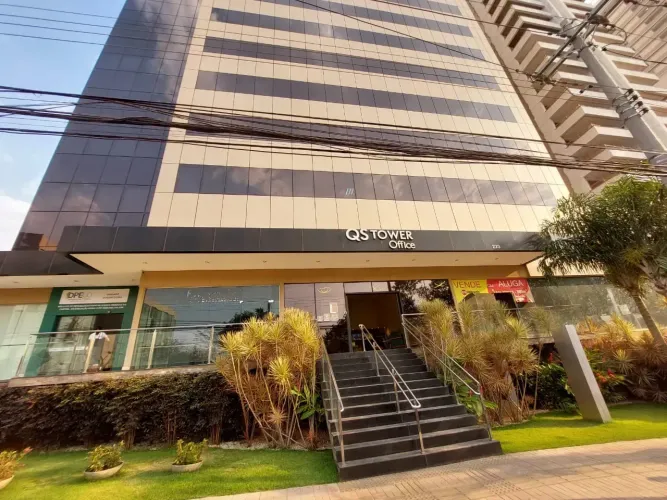 Sala QS TOWER OFFICE piso Porcelanato Sol da Manha Vista Aberta Prédio com Hall de entrada