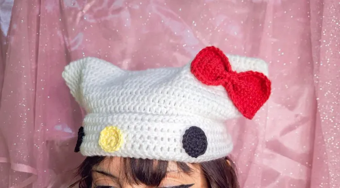 Touca Hello Kitty Crochê - Tamanho Padrão