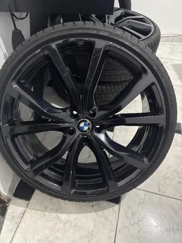 Rodas aro 22 com pneus novos