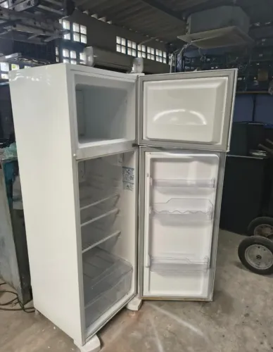 Geladeira Electrolux d35a Defrost semi nova