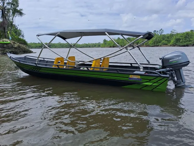 Barco lancha de alumínio 6 mtrs