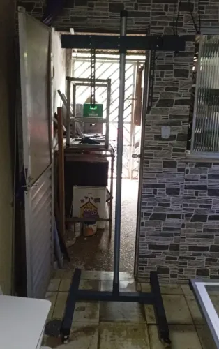 SUPORTE PARA TV MODELO PEDESTAL REGULÁVEL DE 14 A 60 POLEGADAS 