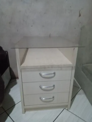 Está usado mas está em bons estado nn tá quebrado e está em taqueco