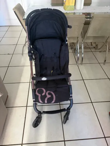 Vendo Carrinho de Bebê 