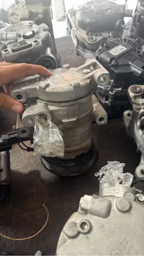 Peças de ar-condicionado automotivo  