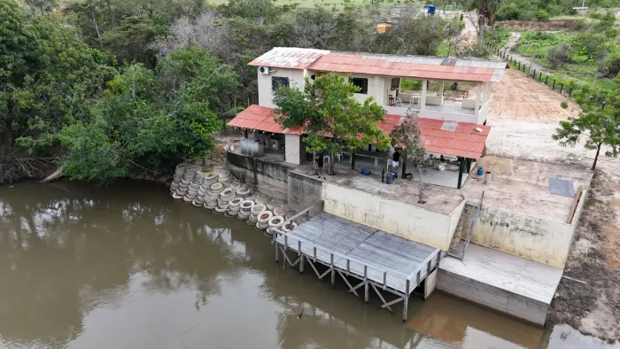 Chácara com fundos para Rio Cauamé