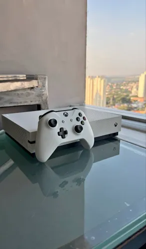 Vendo ou Troco Xbox One S Novinho com Jogos