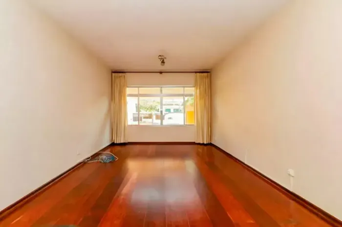 Imóvel para venda possui 230 metros quadrados com 6 quartos em Vila Madalena - São Paulo -