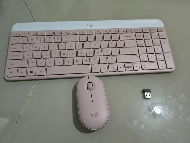 Kit Teclado e Mouse LogiTech sem fio