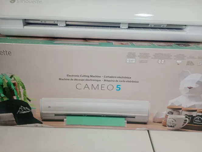 Silhouette Cameo 5