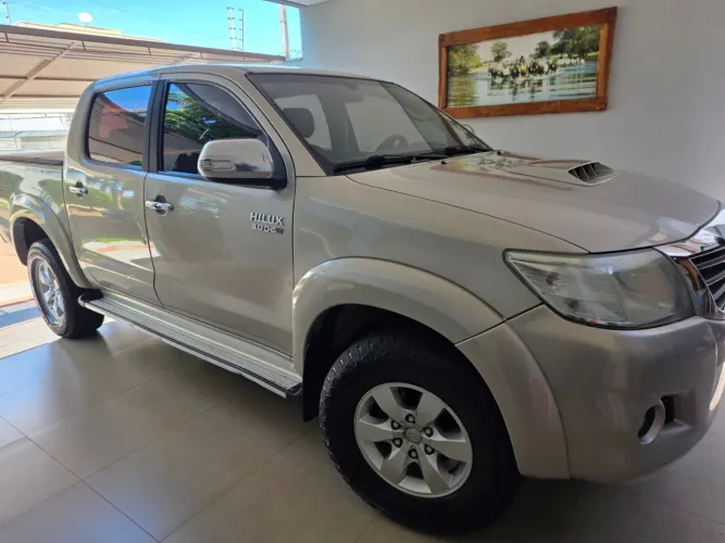 Toyota Hilux CD SRV D4-d 4X4 3.0 TDI Diesel AUT 2015