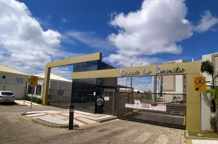 APARTAMENTO 2 QUARTOS, REFORMADO E MOBILIADO, COND. CHAP BORBOLETAS, REGIÃO DESPRAIADO