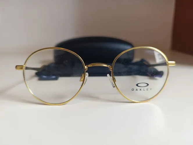 Óculos Oakley Terrigal Titanium Gold