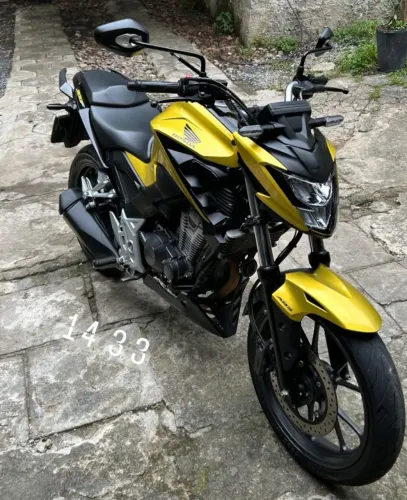 Cb 300