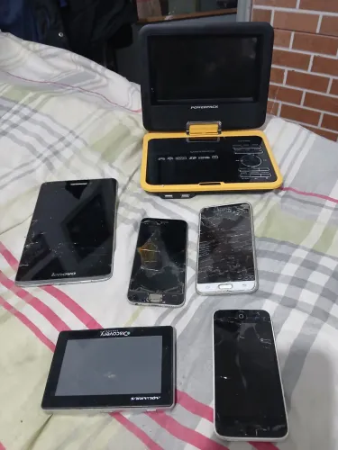 Lote dos eletrônicos dvd, tablet, celular, gps.