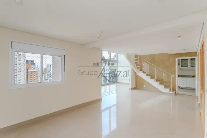 Apartamento - Perdizes - 3 Dormitórios - 173m².