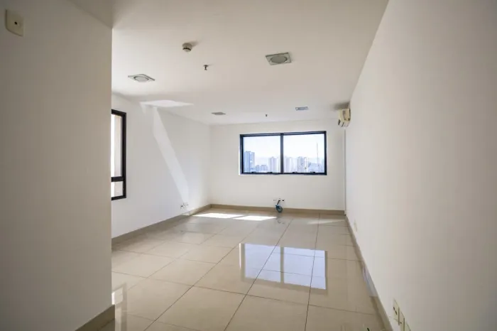 Sala comercial na Rua Turiassu, 591 - conjunto 113 32 m²