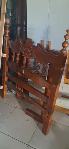 Cama madeira solteito ..barato desocupa