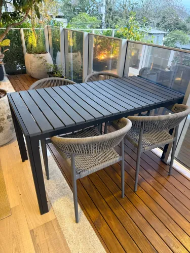 Conjunto de Mesa e cadeiras para área externa Rivatti