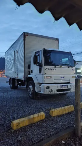 Ford Cargo 1517 ano 2005