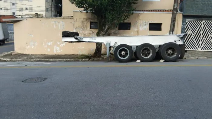 Porta Container de 20 Iderol