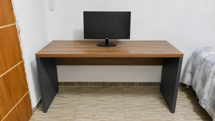 Mesa de Escritório 100% MDF - Excelente Estado