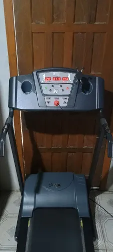 Esteira Profissional Dream TD142A Bivolt de corrida diferenciada com melhorias