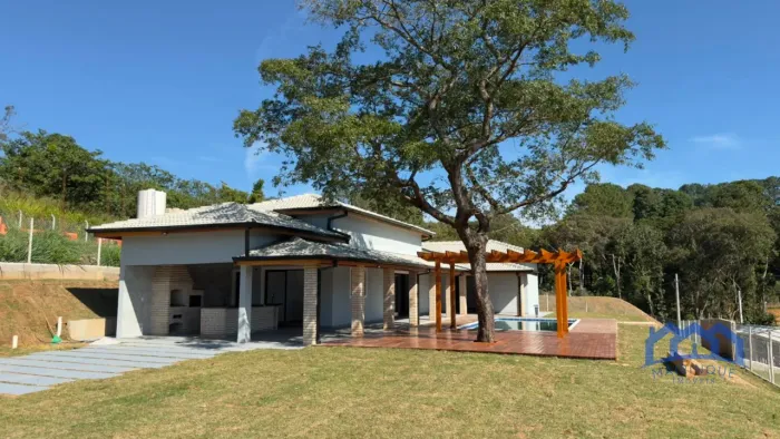 Chácara com 3 Quartos e 4 banheiros à Venda, 1.000 m² por R$ 1.090.000 Cód. ch2755